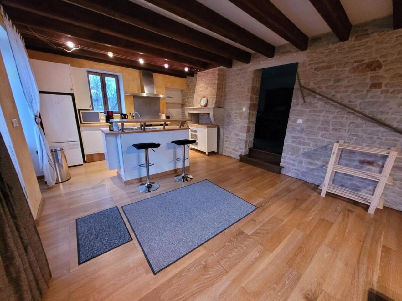 Villa Les Jyrondelles Prisse Family House Esterno foto
